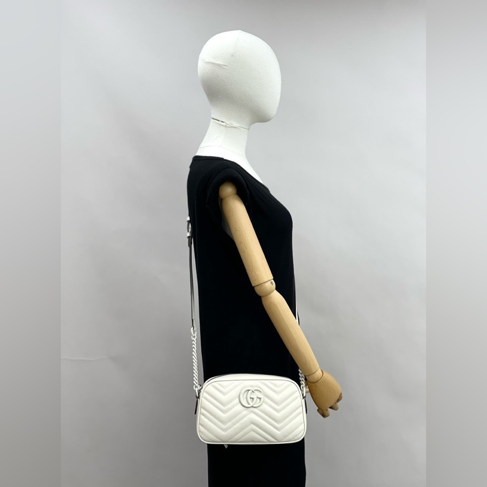 Gucci GG Marmont Small Camera Bag - Picture 2 of 16